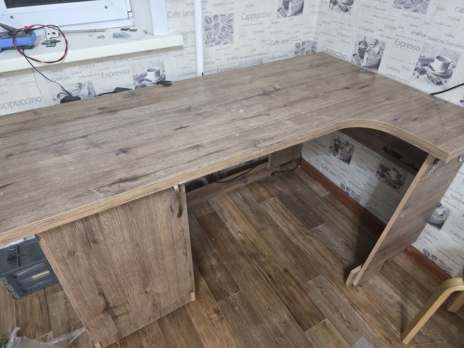 Продам стол в хорошем состоянии