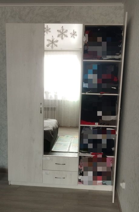 Продам шифонер с зеркалом