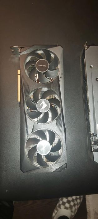 Vand placa video rx 6700 xt 12 gb