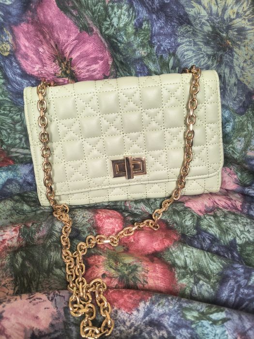 Малка дамска чанта