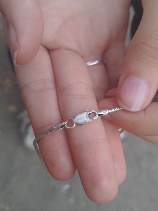 Продам цепочку серебро 925