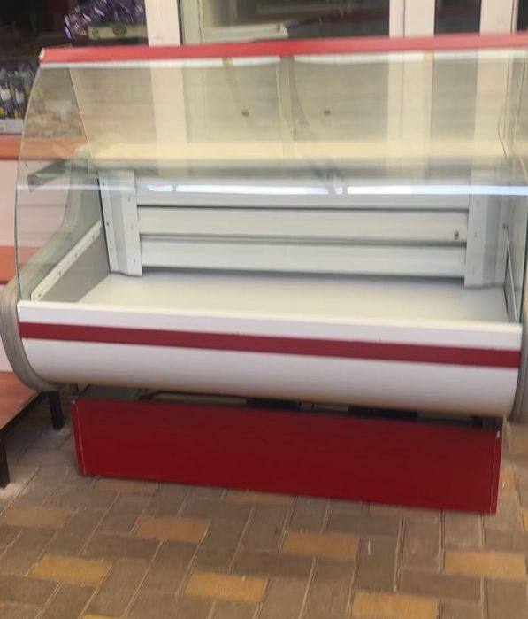 Продам витринный холодильник