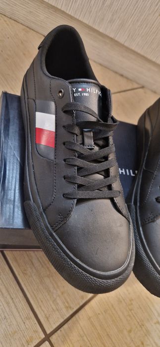 Tommy hilfiger кожени кецове