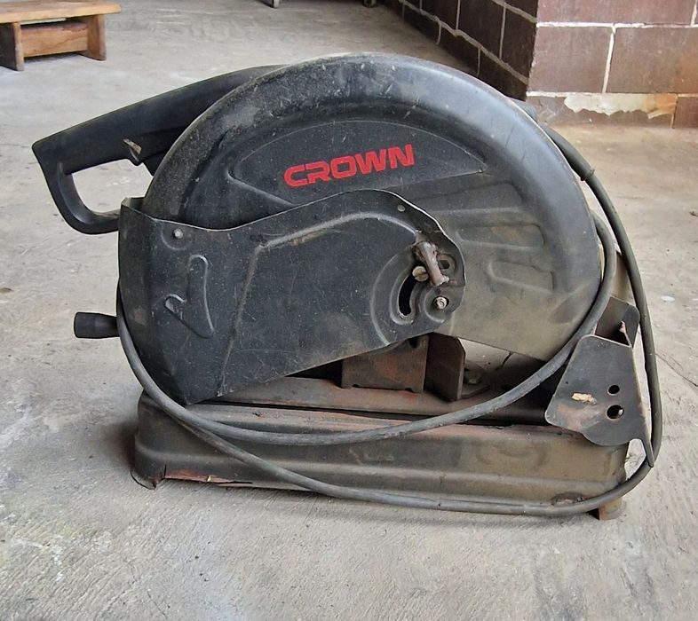 Торцевая пила CROWN CT15194