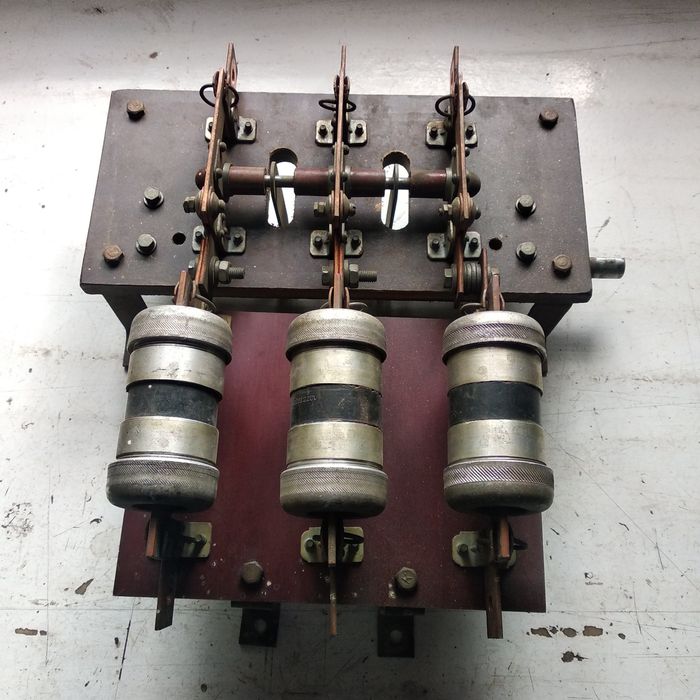 Рубильник  200 А