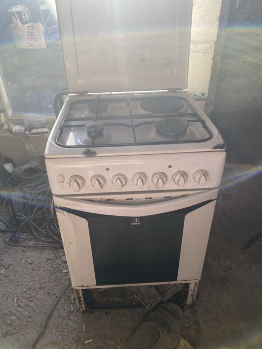 Продам газовую плиту