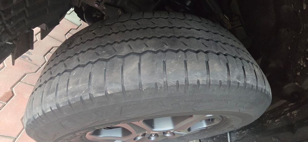 Продам покрышки от Тойота