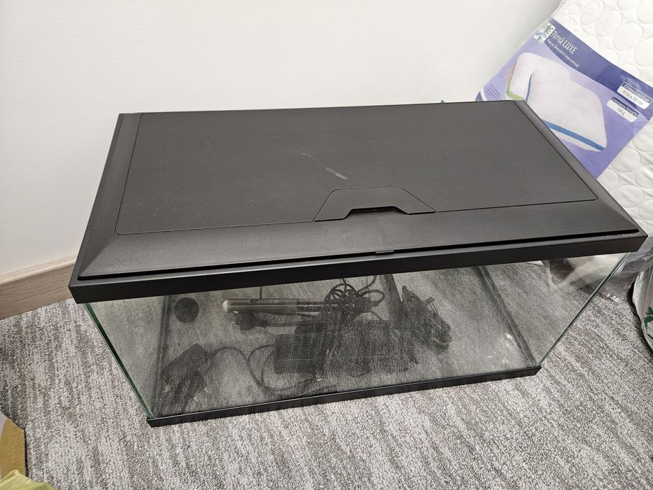 Acvariu tot cu pompita