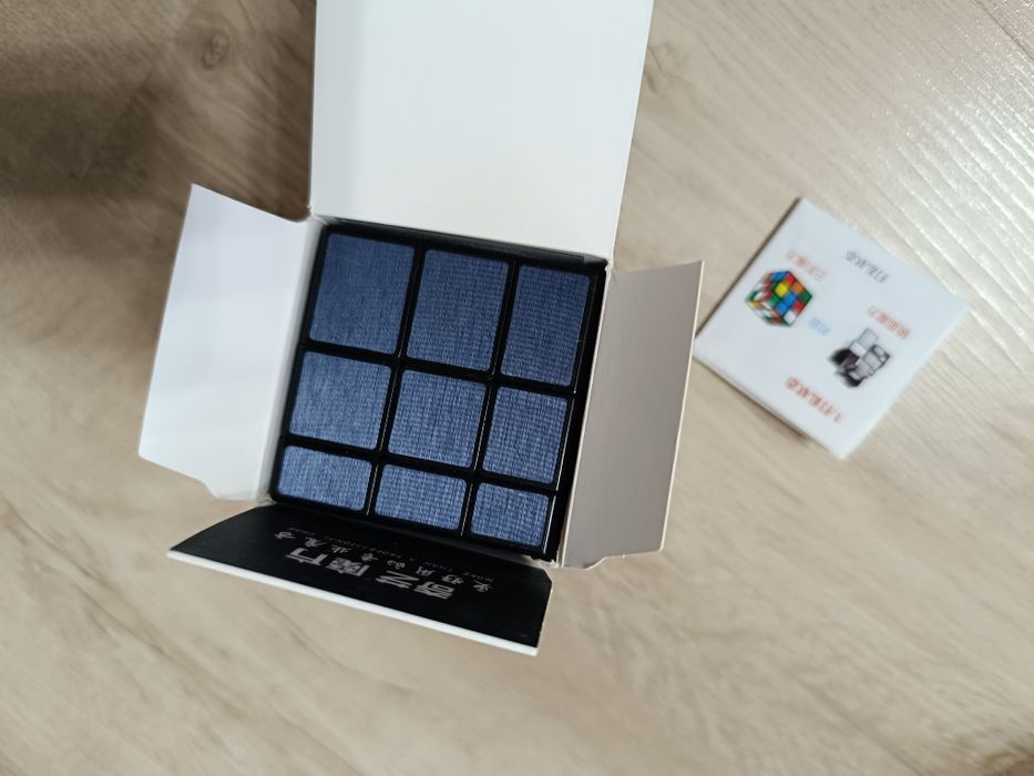 Разные кубики Рубика