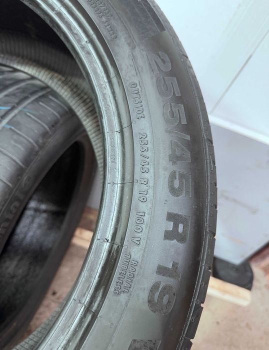 255/45R19 100V Continental dot18