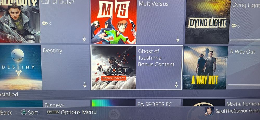 Vand ps 4 2 controale jocuri sunt in poze si pret:1100 lei