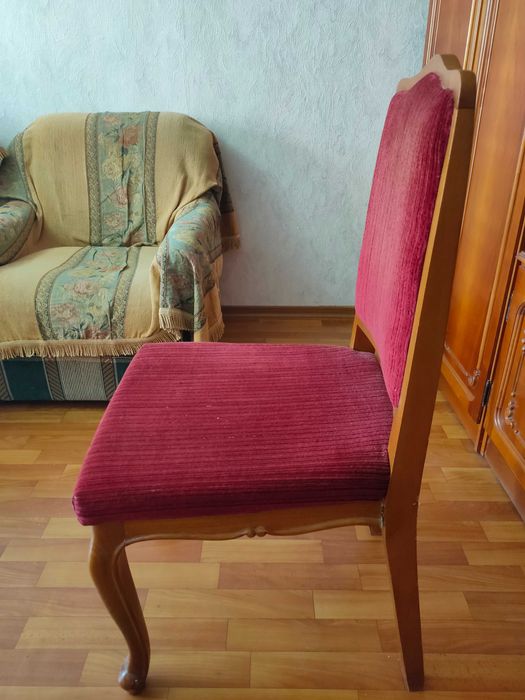 Продам стулья 6 штук