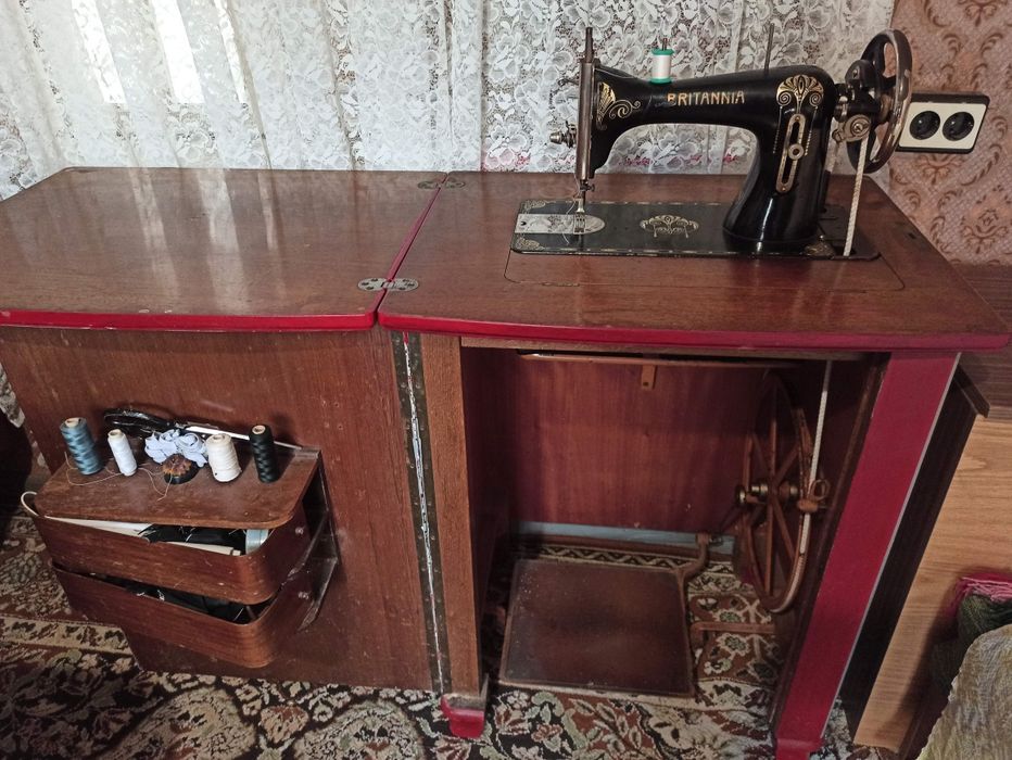 Шевна машина Britannia