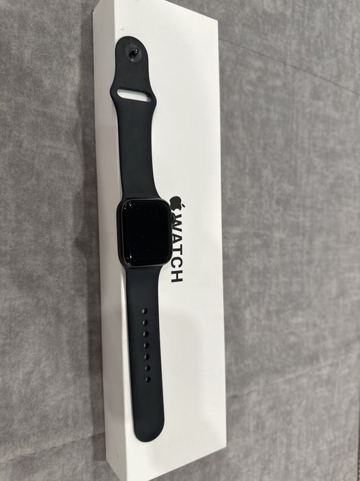 Продам apple watch se 40mm