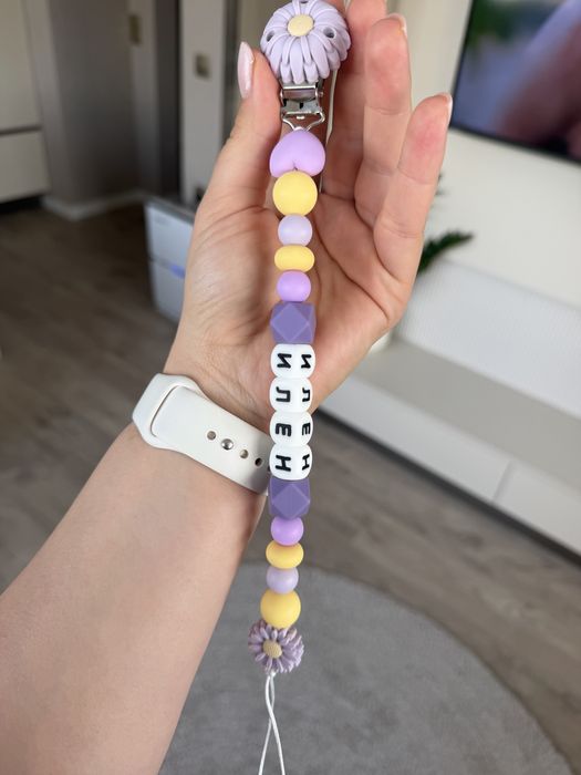 Силиконов клипс за биберон с име и гризалка