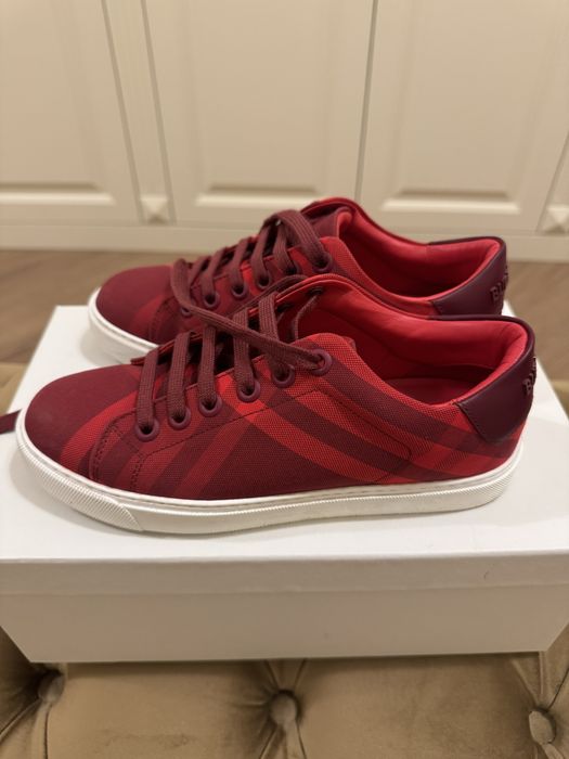 Оригинални кецове BURBERRY 37 номер