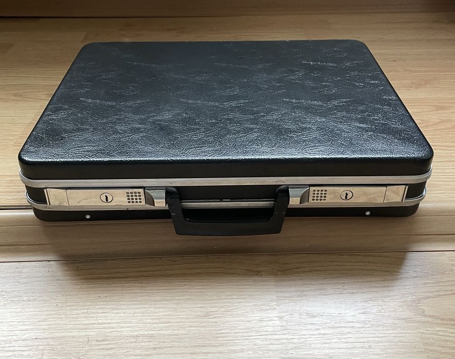 Geanta/servieta/diplomat din ebonita negru