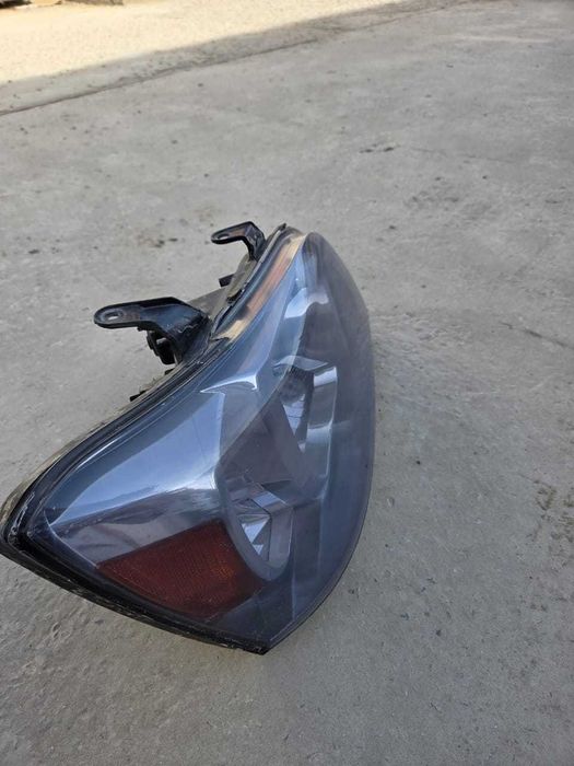 Фара правая Хайландер 2005