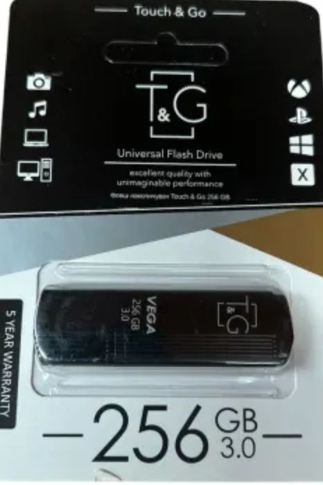 Vand stick-uri usb și carduri