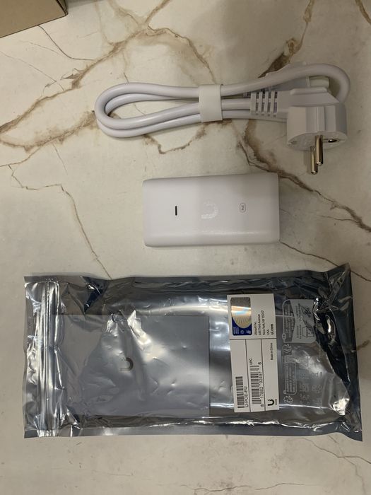 Wi-Fi точка доступа Unifi 6 lite.