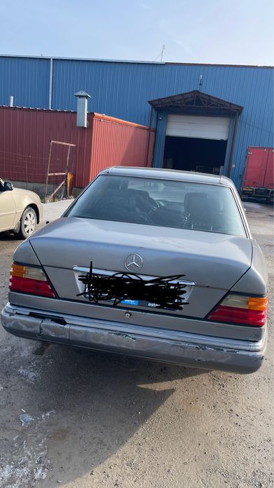 Мерседес 1993 2,2 2,2