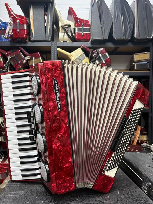 Acordeon nemtesc Weltmeister Stella cu 120 de basi, cu surdina
