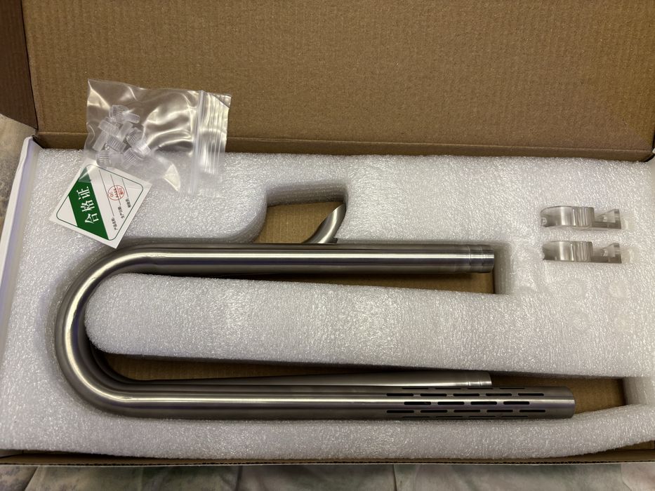 Два аквариума с тумбой и всем содержимым