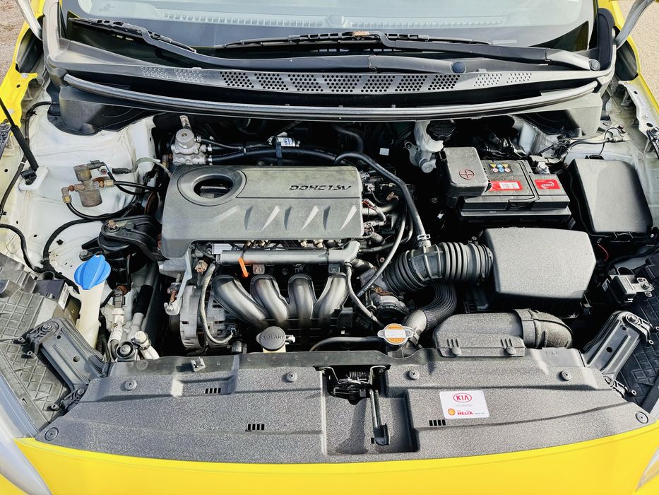 Kia Ceed 1.4 101 к.с фейс работещо такси към Yellow