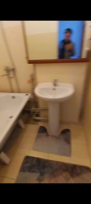 3 бөлмелі 15 микр арендаға берем.