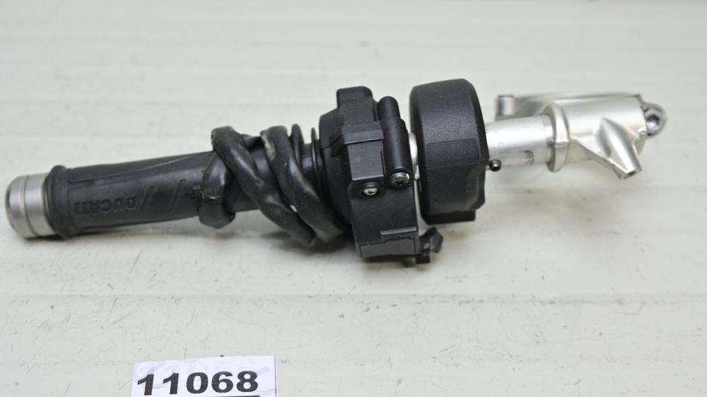 Semighidon Dreapta Cu Maneta Acceleratie Si Bloc Comenzi Ducati