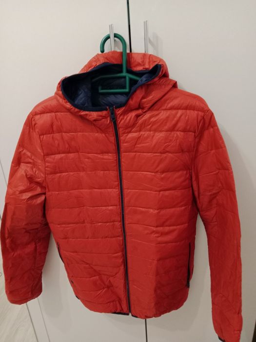 Продам  куртки на подростка