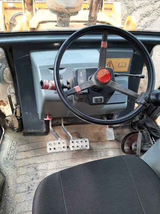 Buldoexcavator CASE 590 Super LE