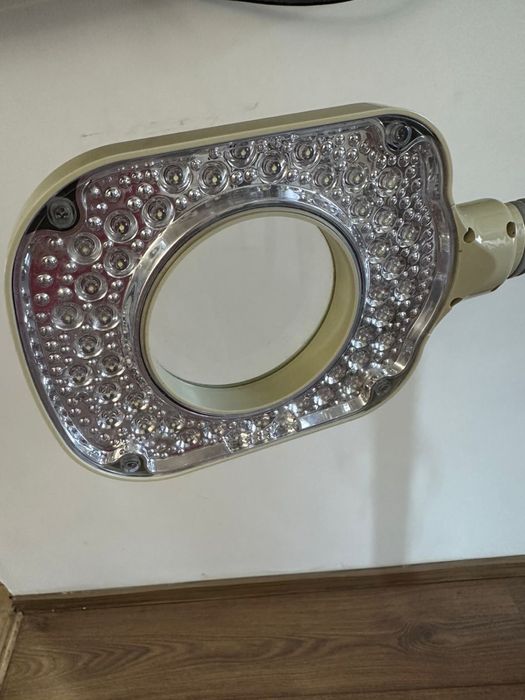 Продаю лампу лупу