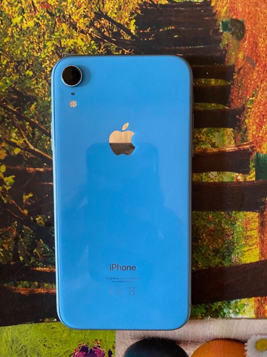 Vand sau schimb iphone xr albastru
