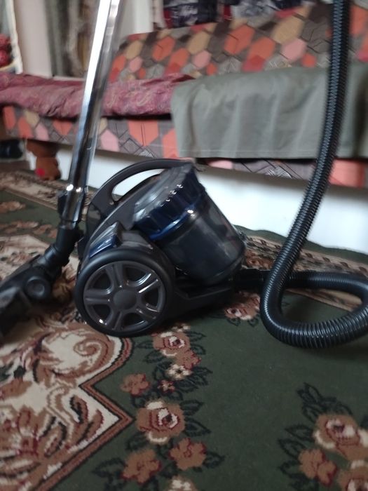 Продайю пылесос ARG HJX-1601 Power