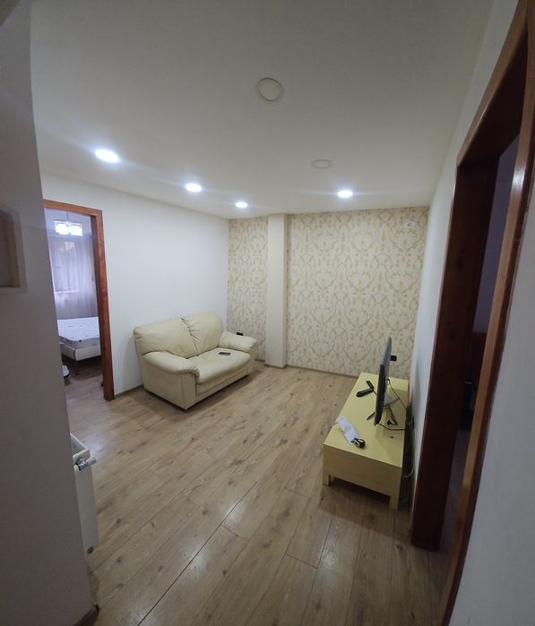 Inchiriez apartament cu 2 dormitoare, mobilat si utilat, central