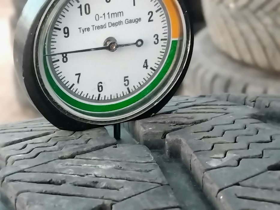 Бусови гуми 235 65 16 C Ц Мишелин Michelin 4 броя - нов внос. Не са нови! Посочената цена е за един брой гума. Без коментар на цената. 43 години опит