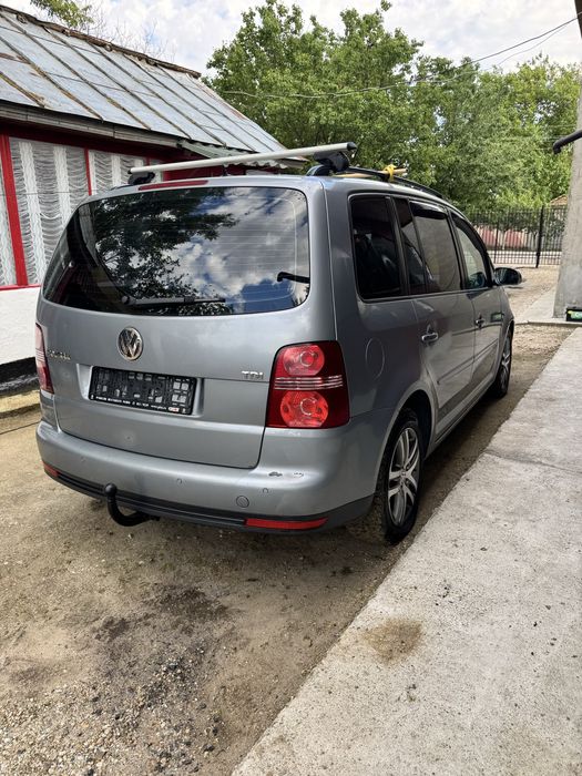 VOLKSWAGEN Touran 2009 — imagine 3