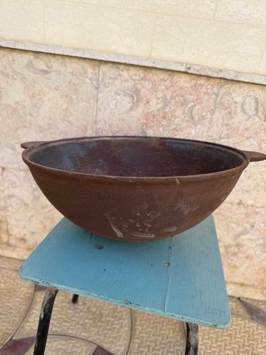 Продаётся чугунный казан СССР,  новый  Объём — 8 литров.