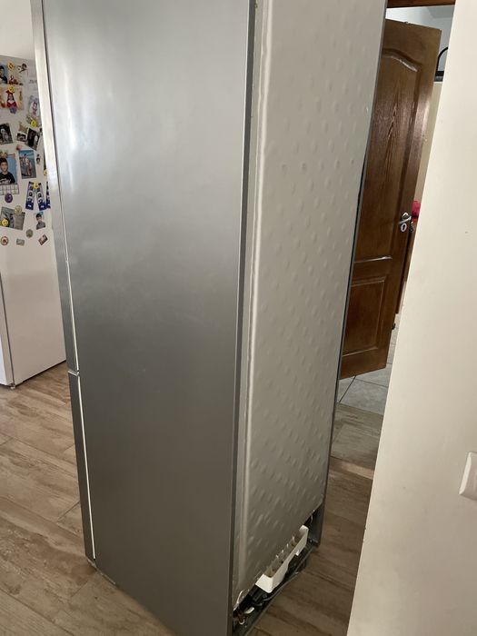 Frigider Beko defect