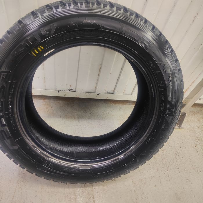 Maxxis 225/60/18 зимняя липучка