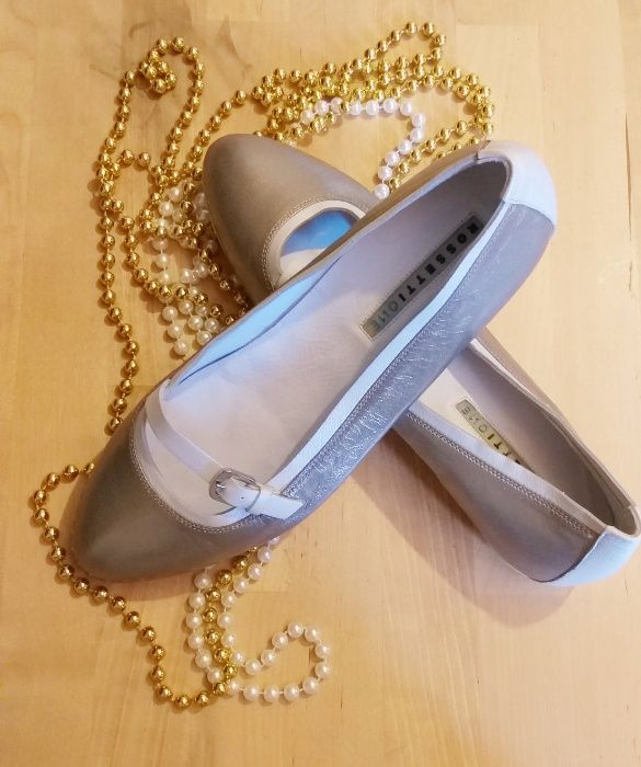 Balerini Fratelli Rossetti argintii nr 39-40, aproape noi.