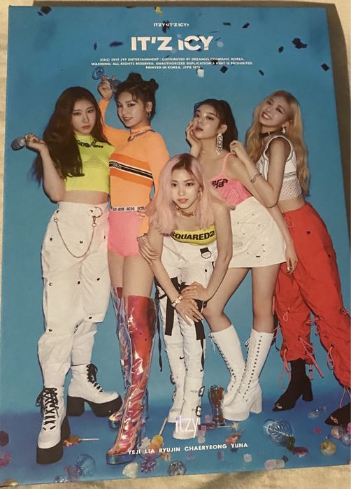Itzy Album(IT’z & ICY ver)