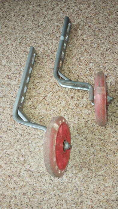 Продам колесики для велосипеда