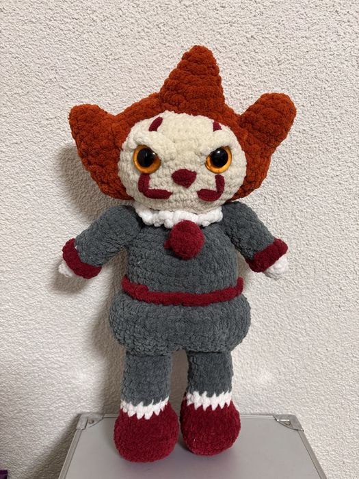 Pennywise кукла плетена на една кука