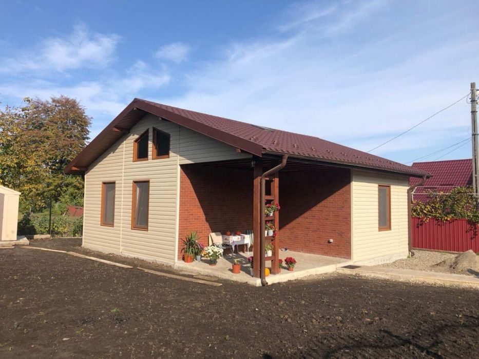 Vand case modulare realizate din panouri sandwichi termoizolante