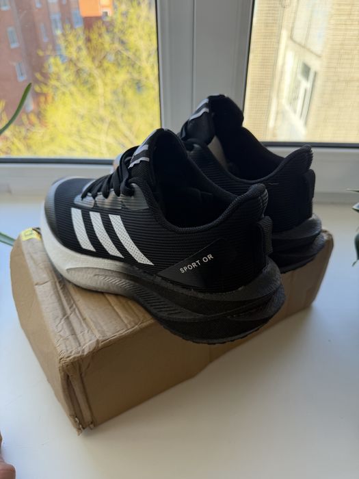 Кросовки на лето 41-42