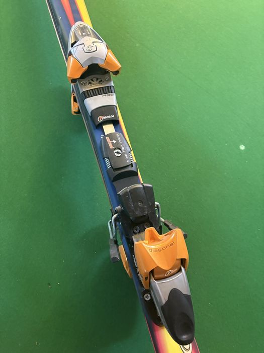 Schiuri kastle cu legaturi Tyrolia