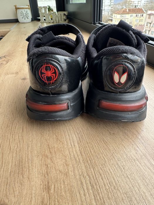 Маратонки Адидас Марвел