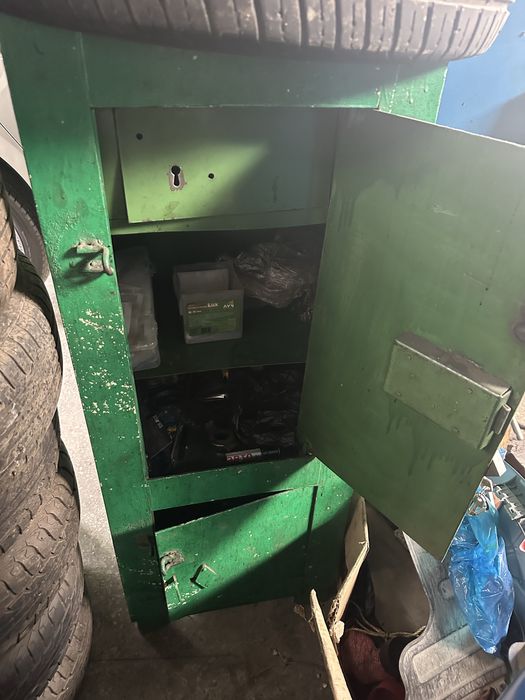 Сейф металлический